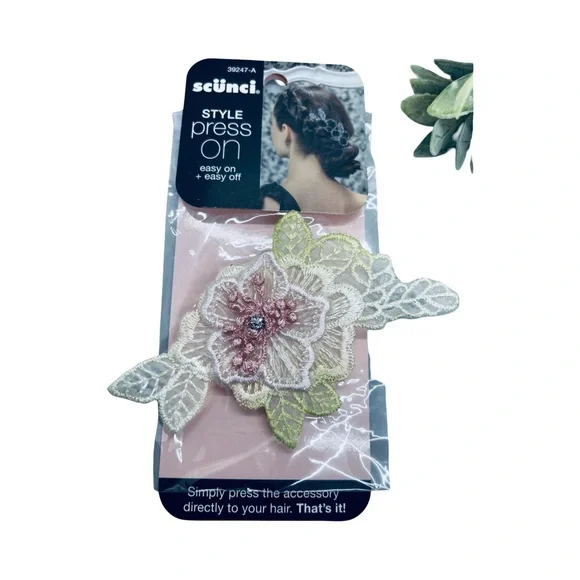 Scunci Floral Hair Accessory - Pink and Cream - Picture 2 of 3